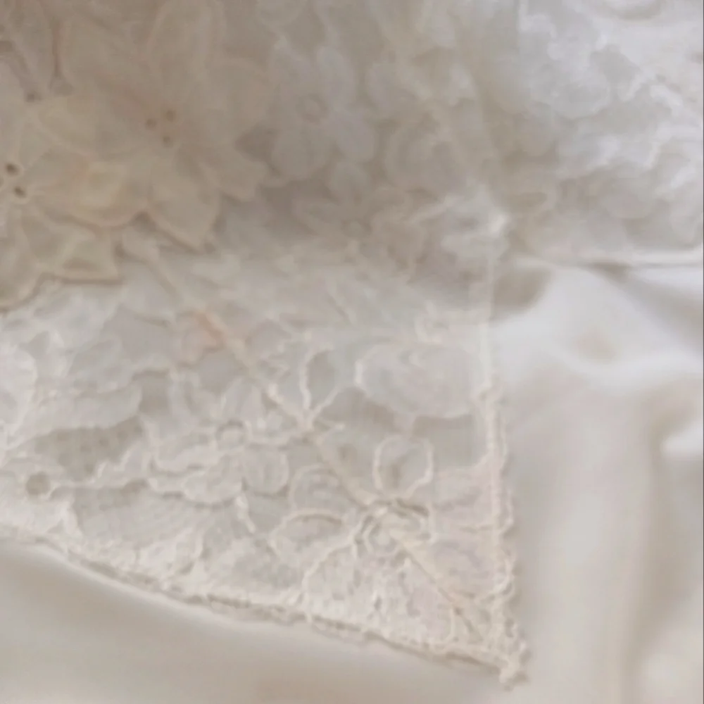 GORGEOUS, UNWORN VINTAGE BRIDAL "MUNSINGWEAR" LACE SLIP! SZ 32. - Picture 13 of 16